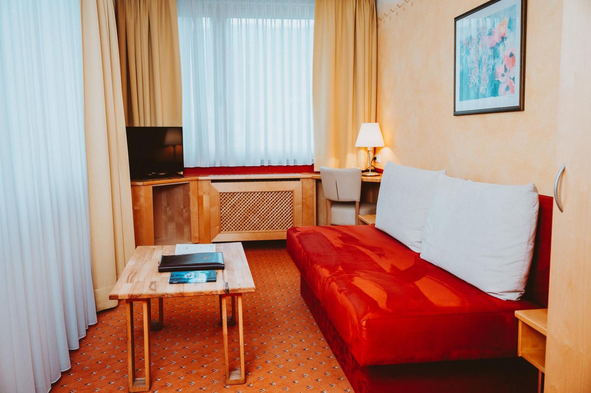 Hotel Bruecklwirt Никласдорф Экстерьер фото